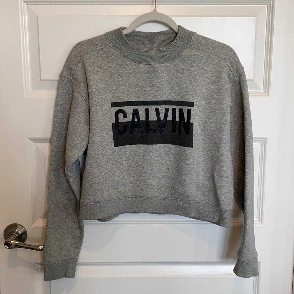 Cropped Calvin Klein sweatshirt